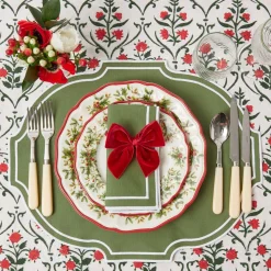 Online Mrs. Alice Christmas Garland Tablecloth