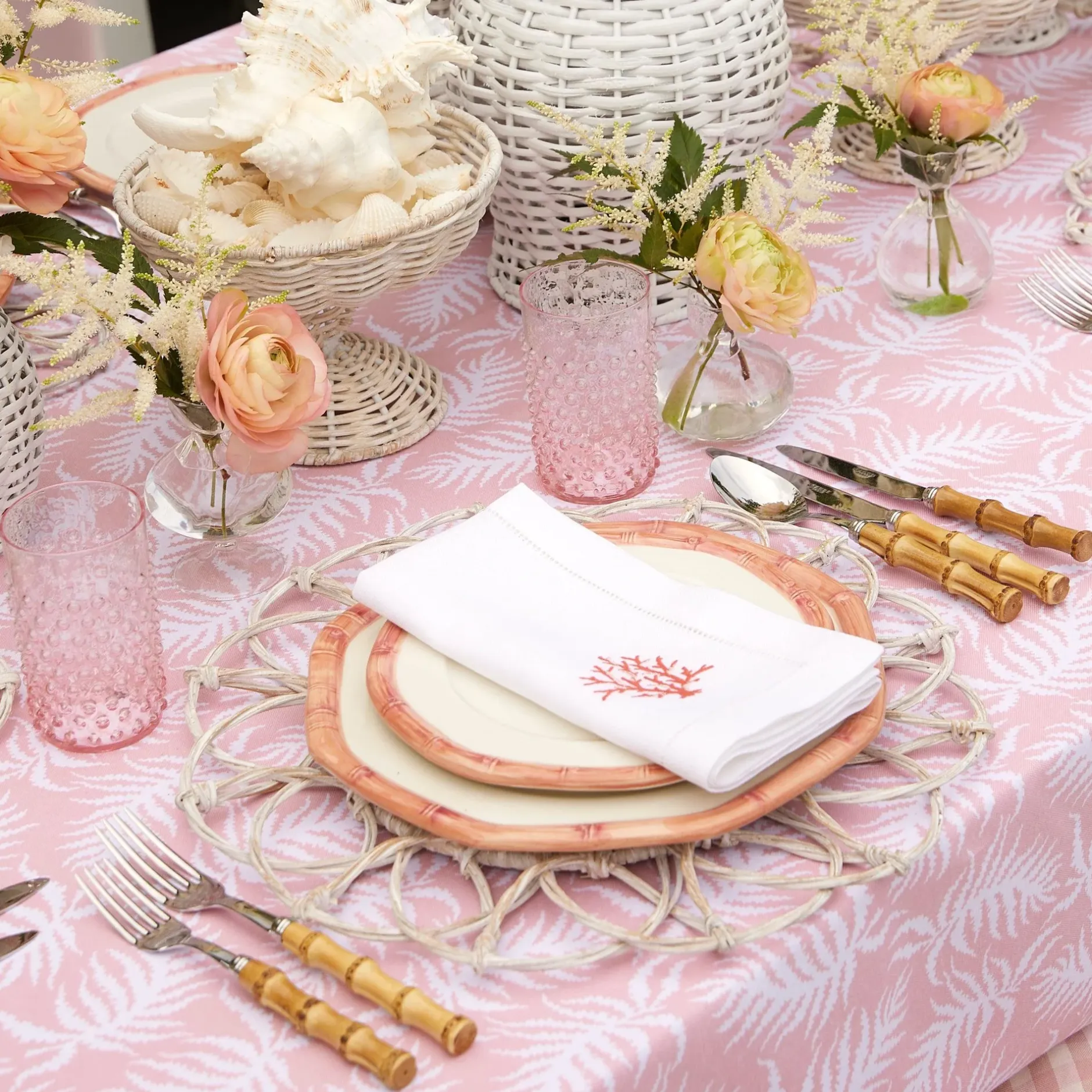 Sale Mrs. Alice Coral Linen Napkins (Set Of 4)