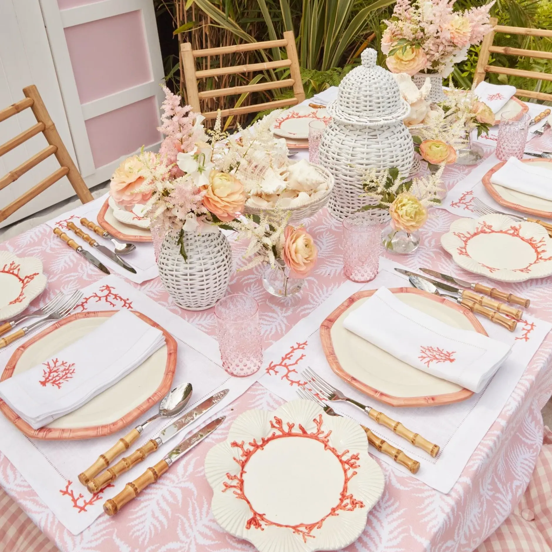Sale Mrs. Alice Coral Linen Napkins (Set Of 4)