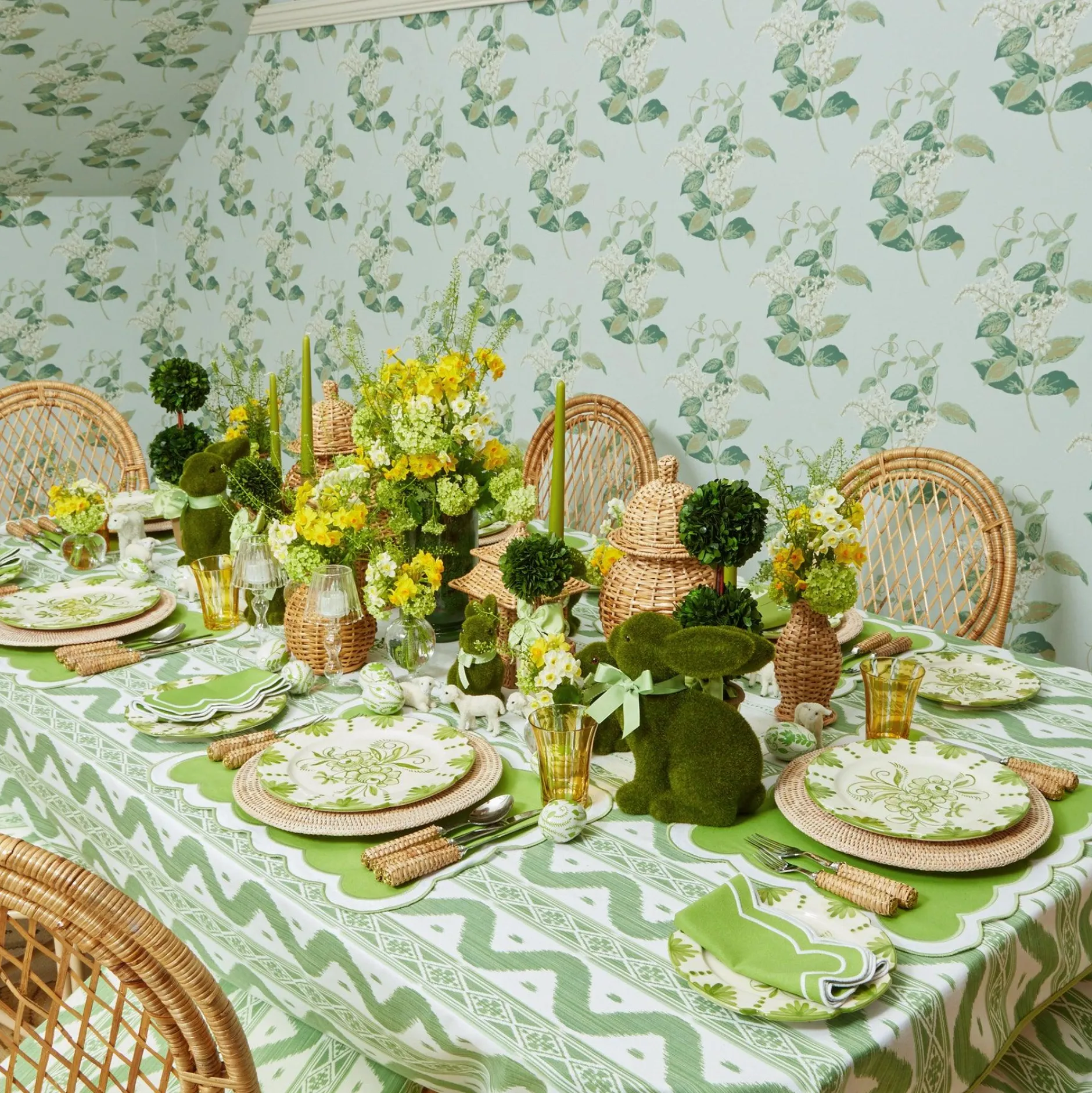 Best Mrs. Alice Lily Of The Valley Decoration Set