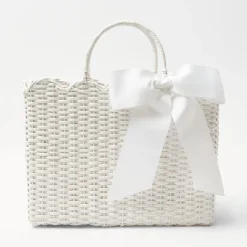 Outlet Mrs. Alice White Rattan Tote Bag (White Bow)